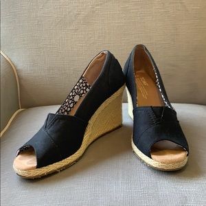 Toms Black Wedge Shoe